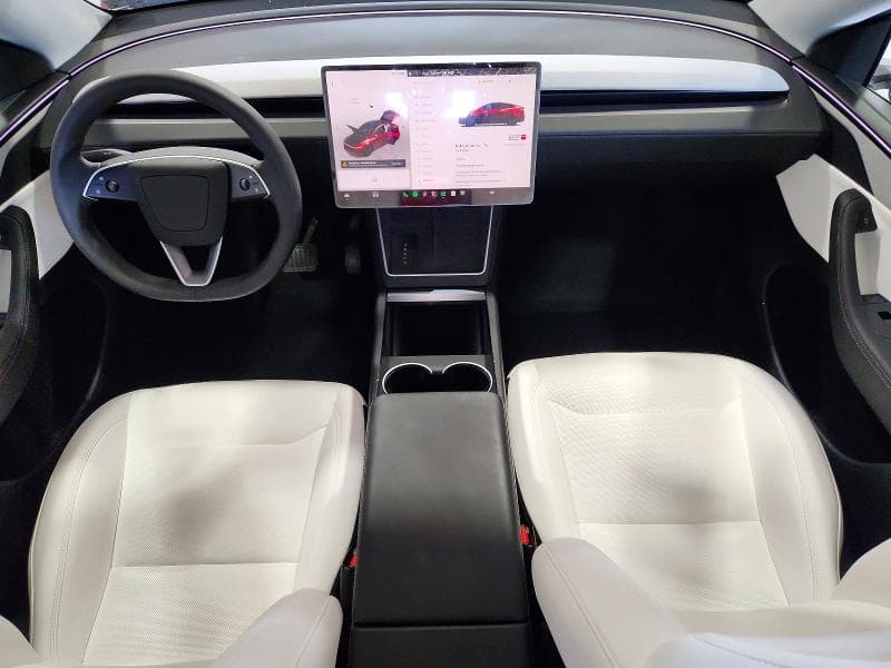 2026 TESLA MODEL Y 8