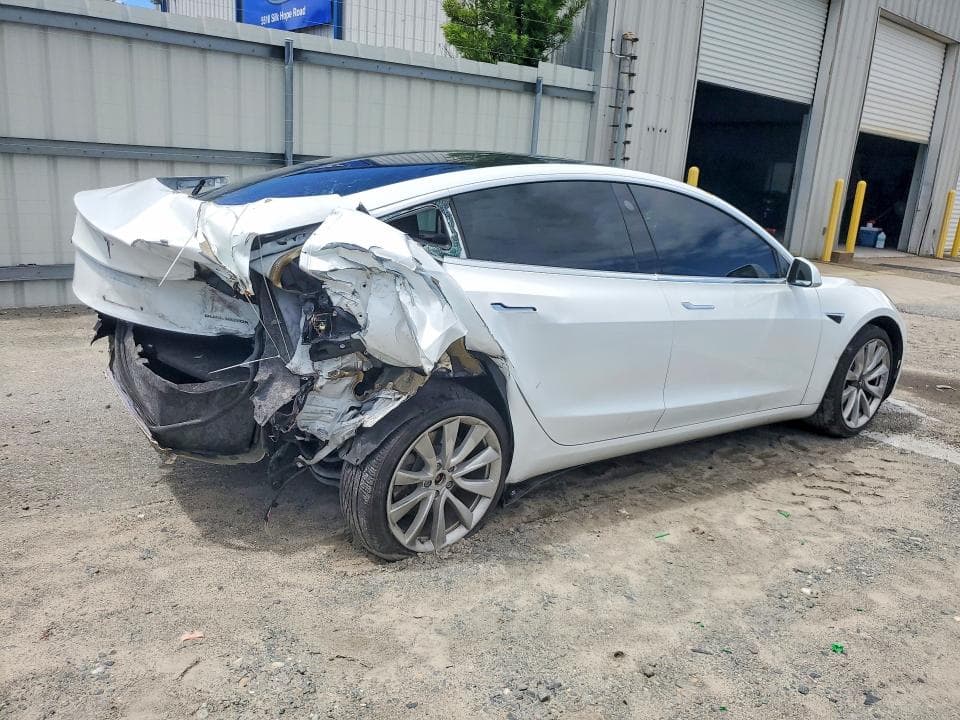 2018 TESLA MODEL 3 3
