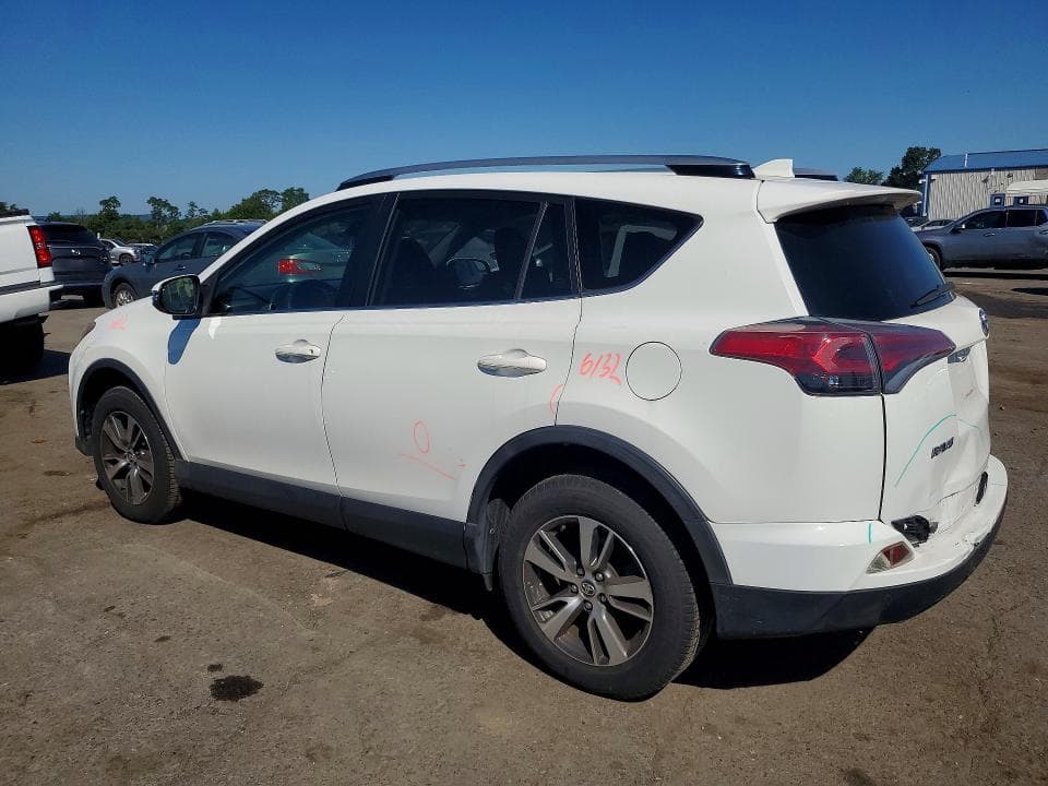 2017 TOYOTA RAV4 XLE 2