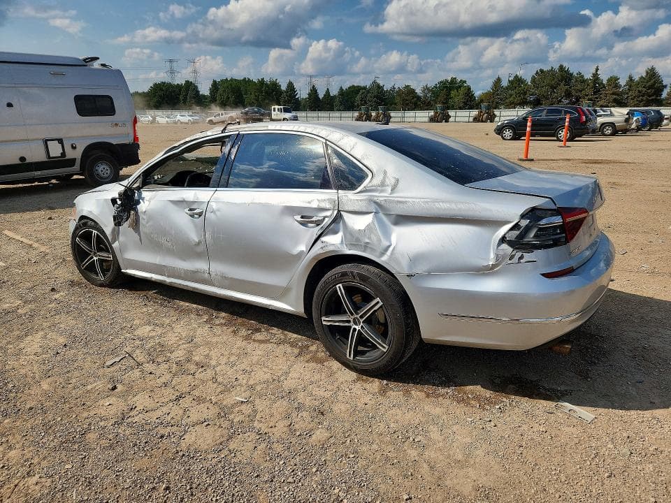 2018 VOLKSWAGEN PASSAT SE 2