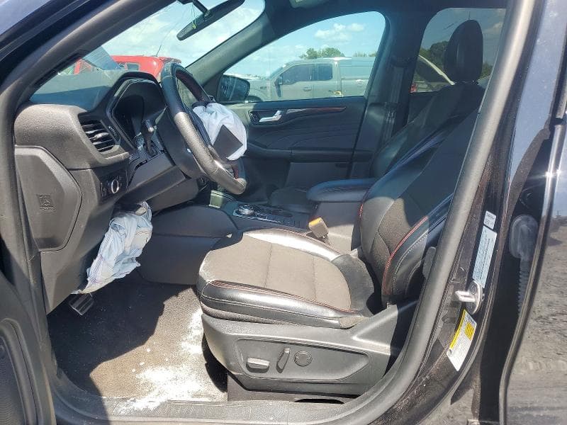 2024 FORD ESCAPE ST LINE 7