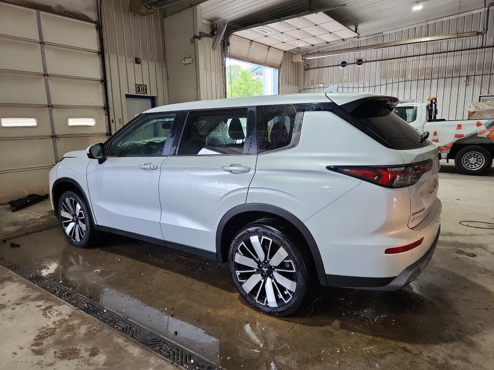 2025 MITSUBISHI OUTLANDER SE 2