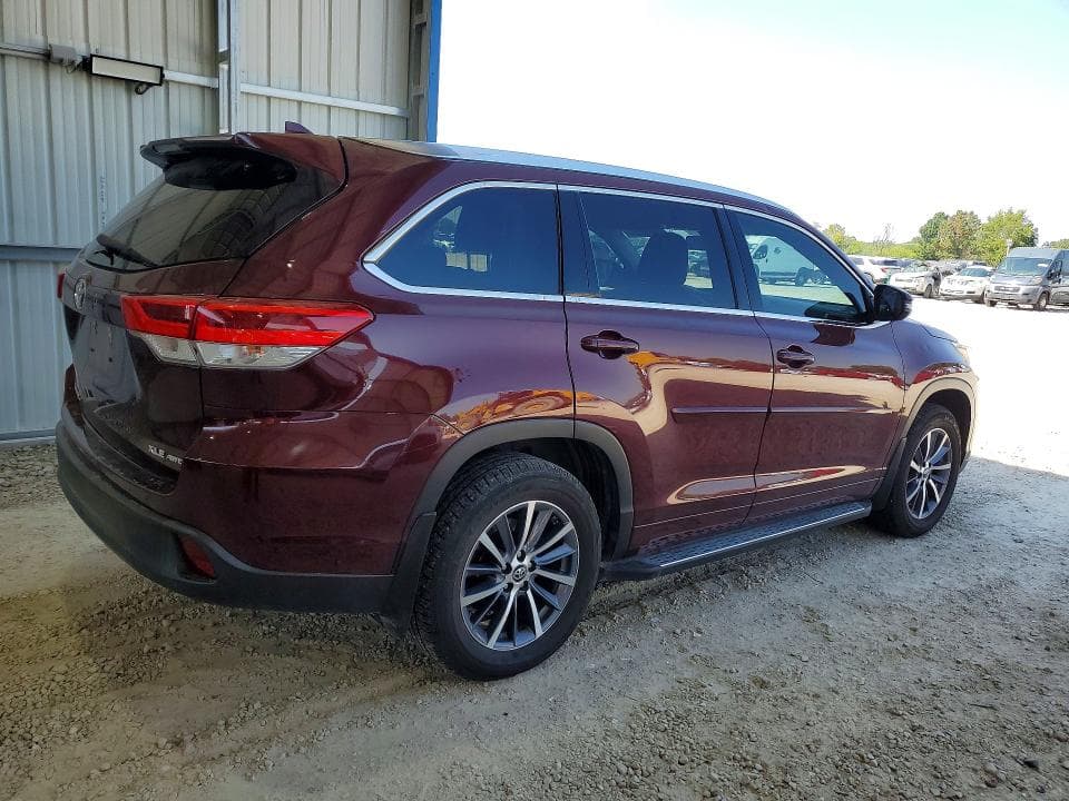 2018 TOYOTA HIGHLANDER XLE 3