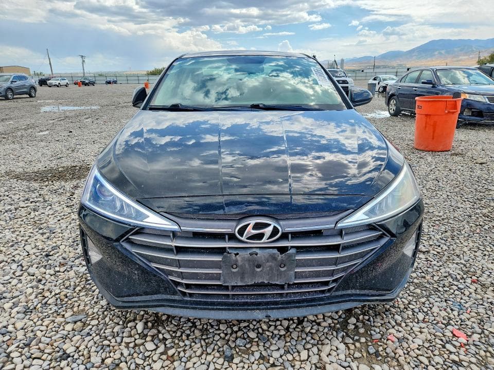 2019 HYUNDAI ELANTRA SE 5