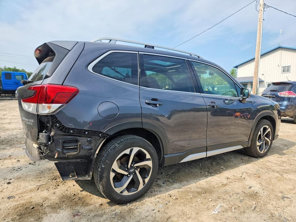 2022 SUBARU FORESTER TOURING 3