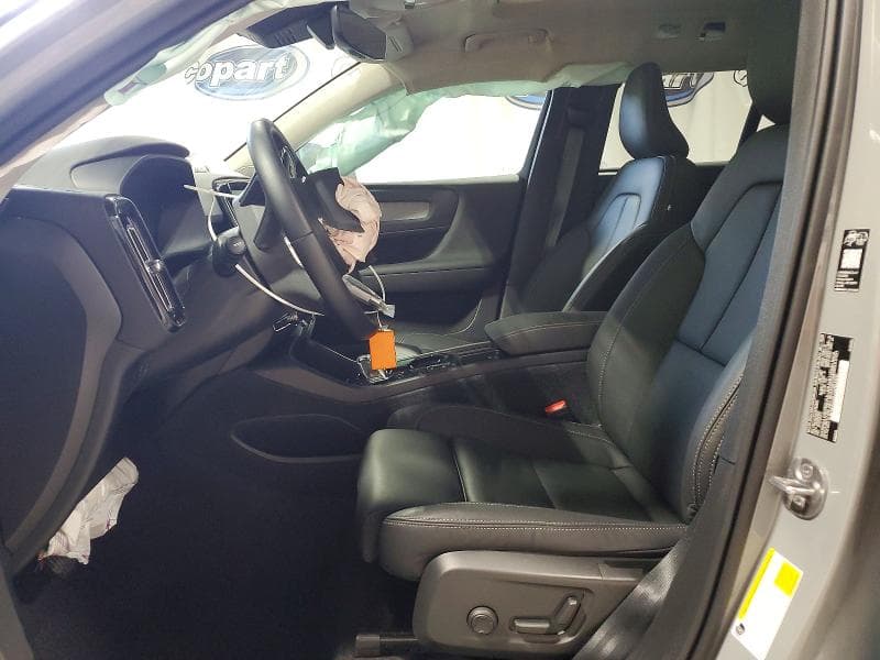 2026 VOLVO XC40 PLUS 7