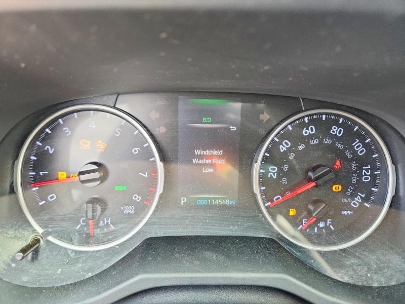 2019 TOYOTA RAV4 XLE 9