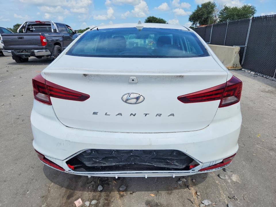 2020 HYUNDAI ELANTRA SEL 6