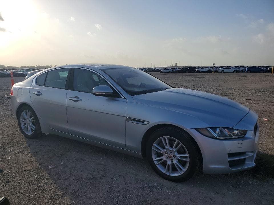 2017 JAGUAR XE PREMIUM 4