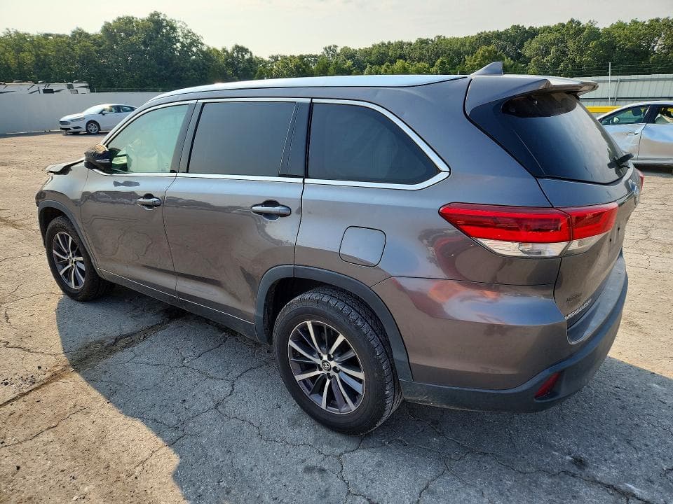 2017 TOYOTA HIGHLANDER XLE 2