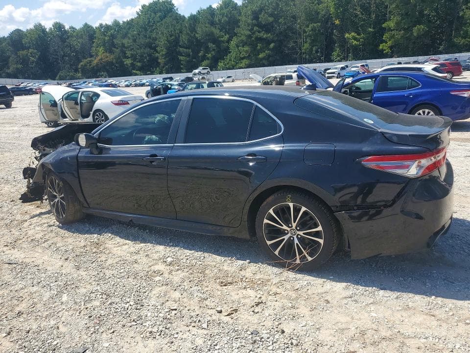 2019 TOYOTA CAMRY SE 2