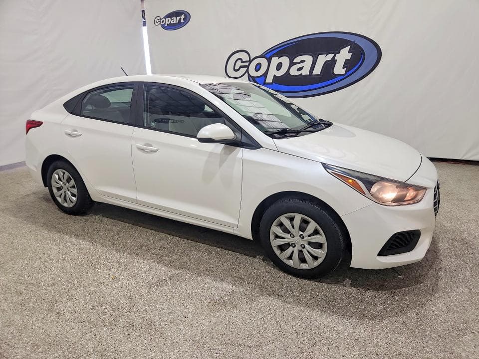 2019 HYUNDAI ACCENT SE 4
