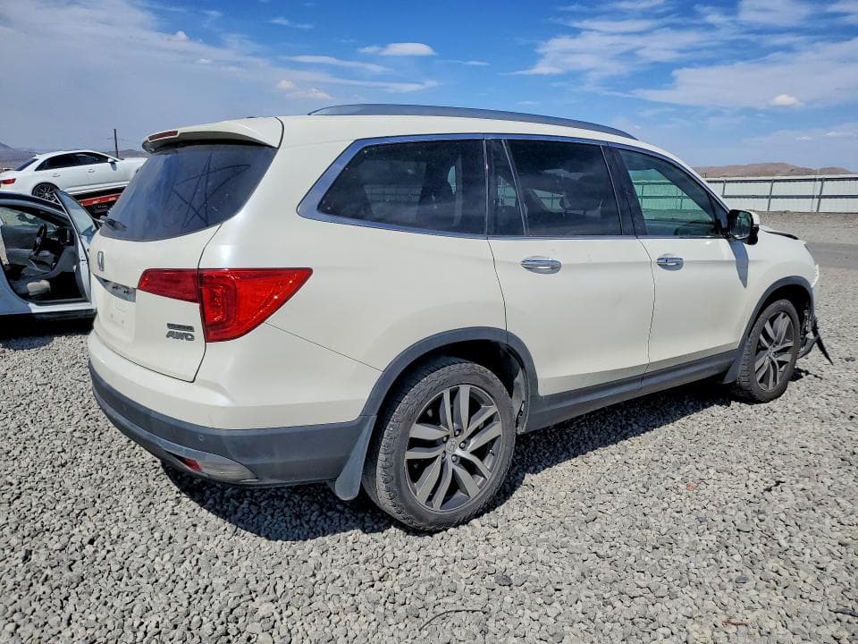 2018 HONDA PILOT TOURING 3