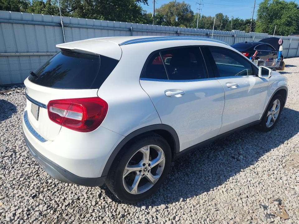 2019 MERCEDES-BENZ GLA 250 3