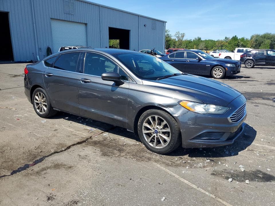 2017 FORD FUSION SE 4