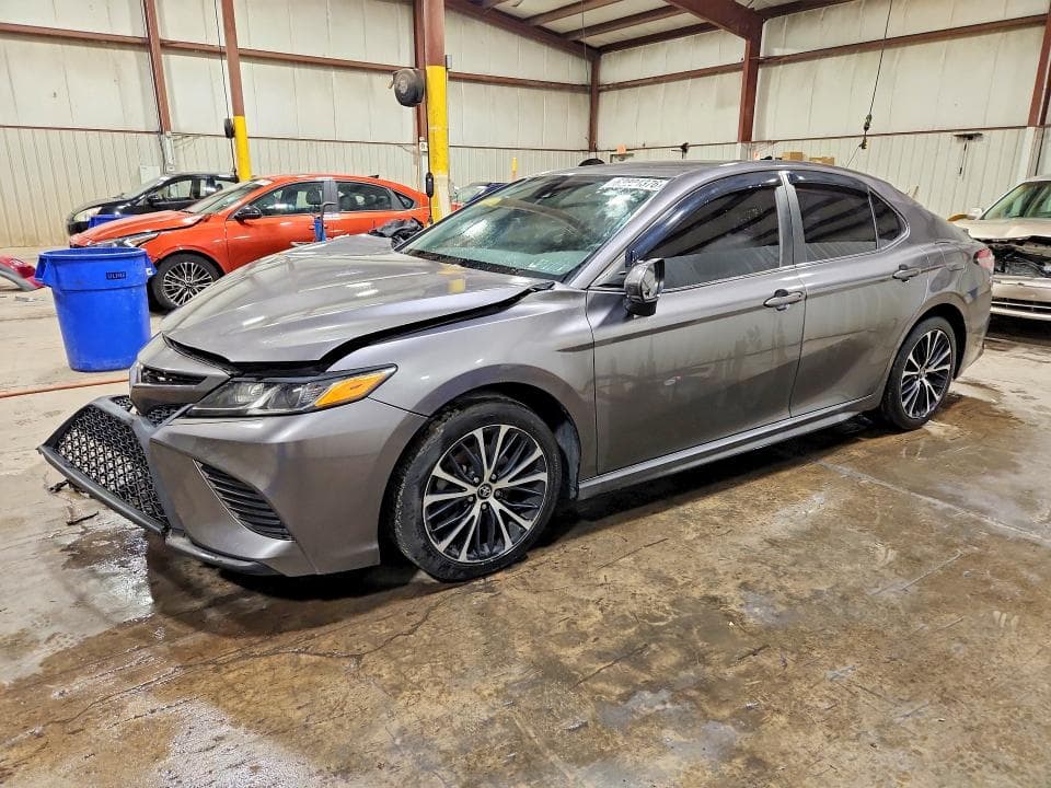 2019 TOYOTA CAMRY SE - 1