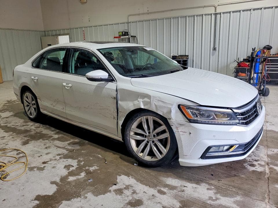 2018 VOLKSWAGEN PASSAT SE 4