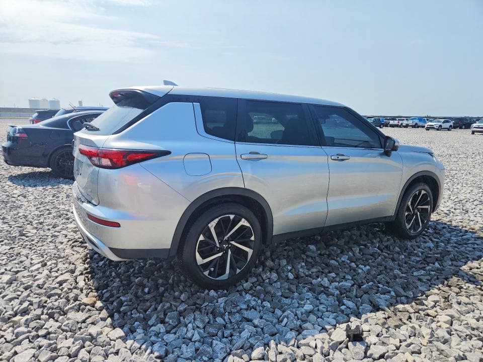 2024 MITSUBISHI OUTLANDER SE 3