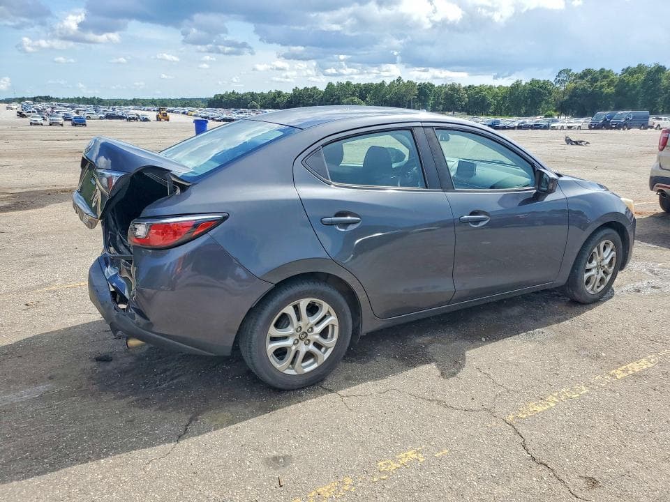 2017 TOYOTA YARIS IA BASE 3