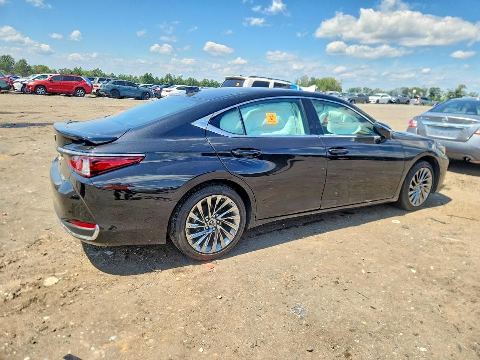 2025 LEXUS ES 300H LUXURY 3
