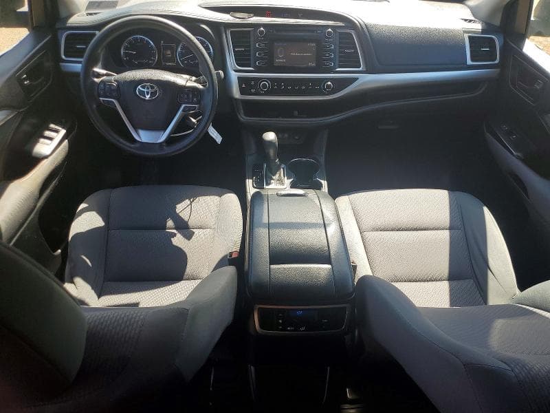 2017 TOYOTA HIGHLANDER LE 8