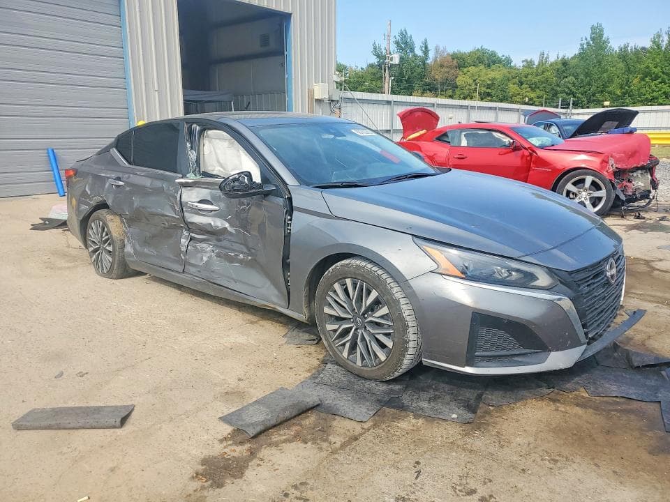2024 NISSAN ALTIMA SV 4