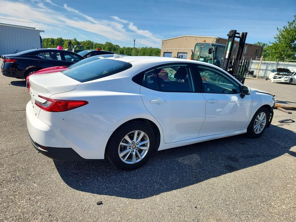 2025 TOYOTA CAMRY LE 3