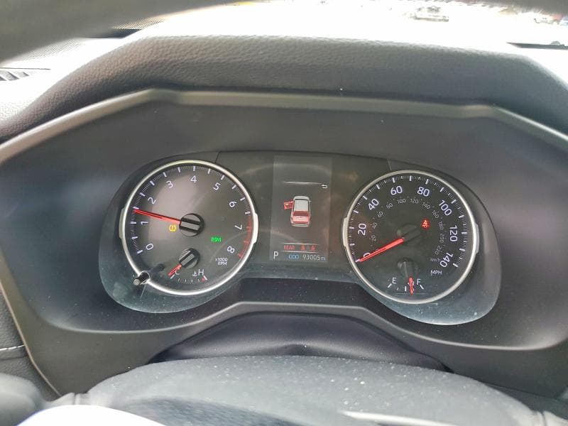 2019 TOYOTA RAV4 LE 9