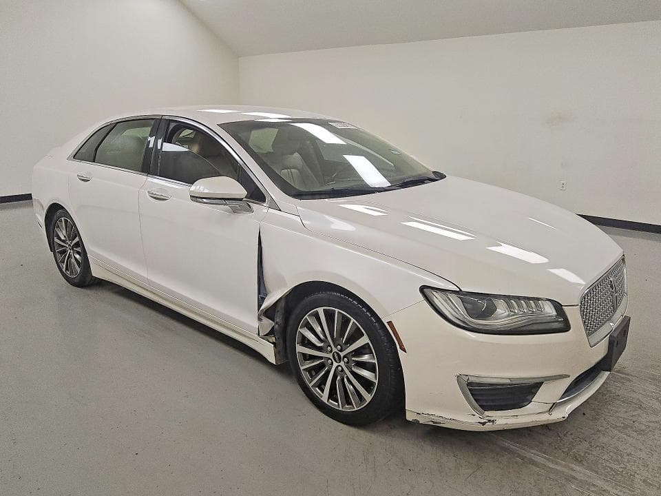 2020 LINCOLN MKZ 4