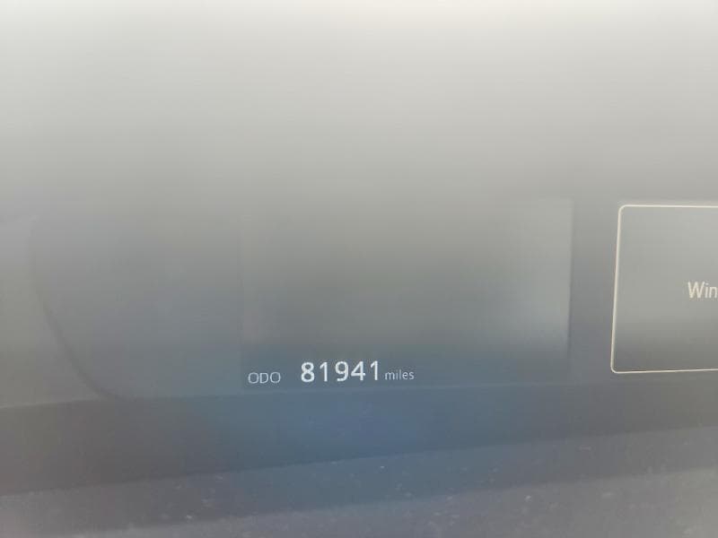2017 TOYOTA PRIUS THREE 9