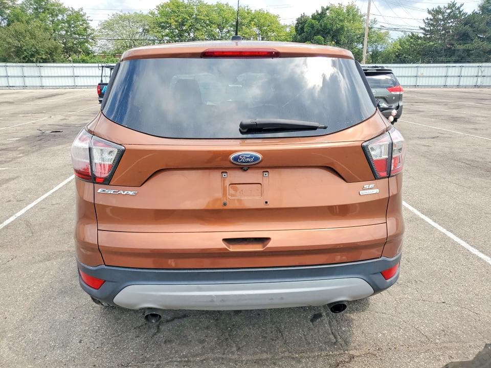 2017 FORD ESCAPE SE 6