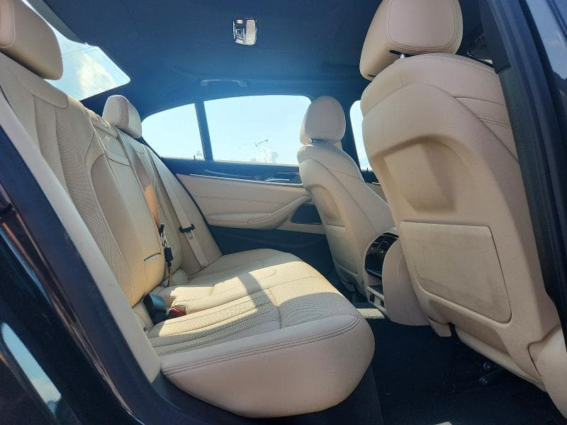 2021 BMW 530 XI 10