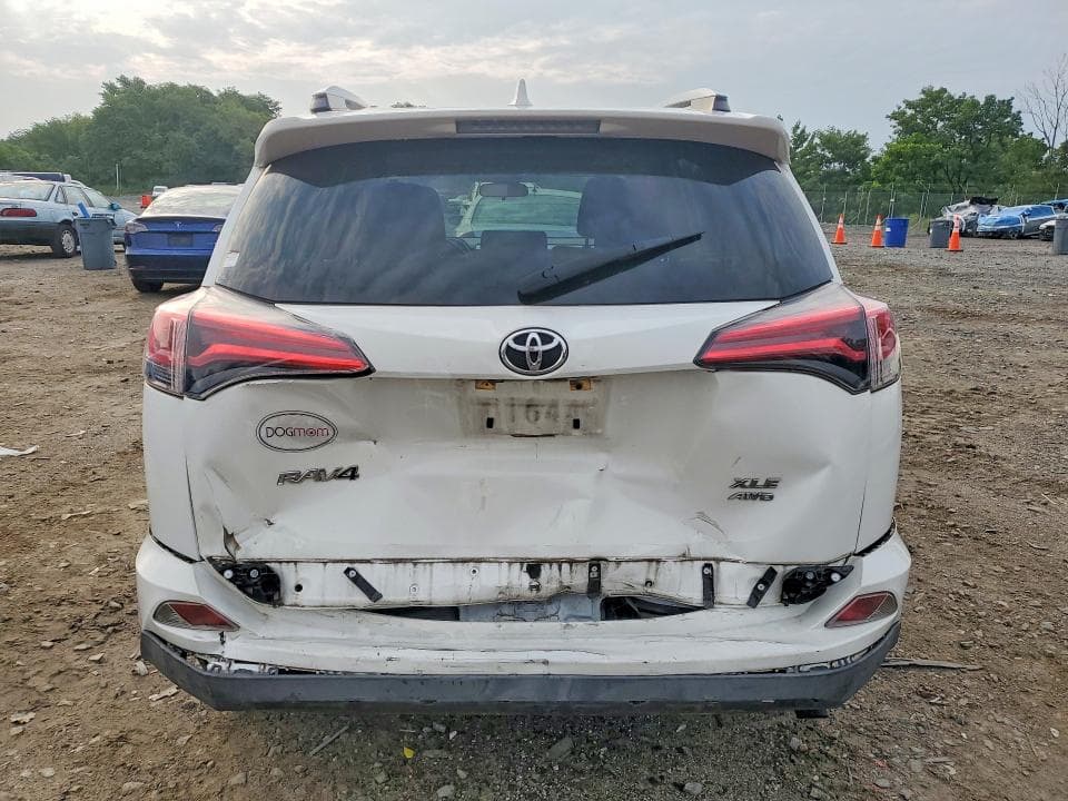 2018 TOYOTA RAV4 XLE 6