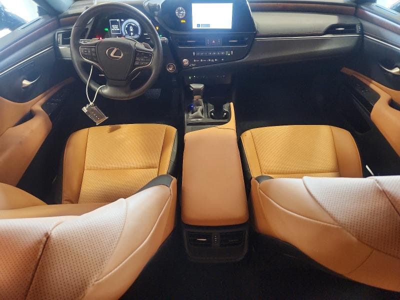 2025 LEXUS ES 300H BASE 8