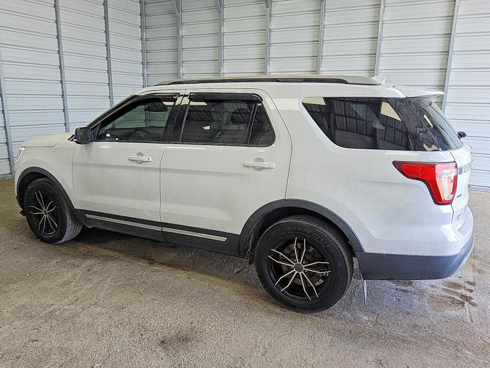 2017 FORD EXPLORER XLT 2