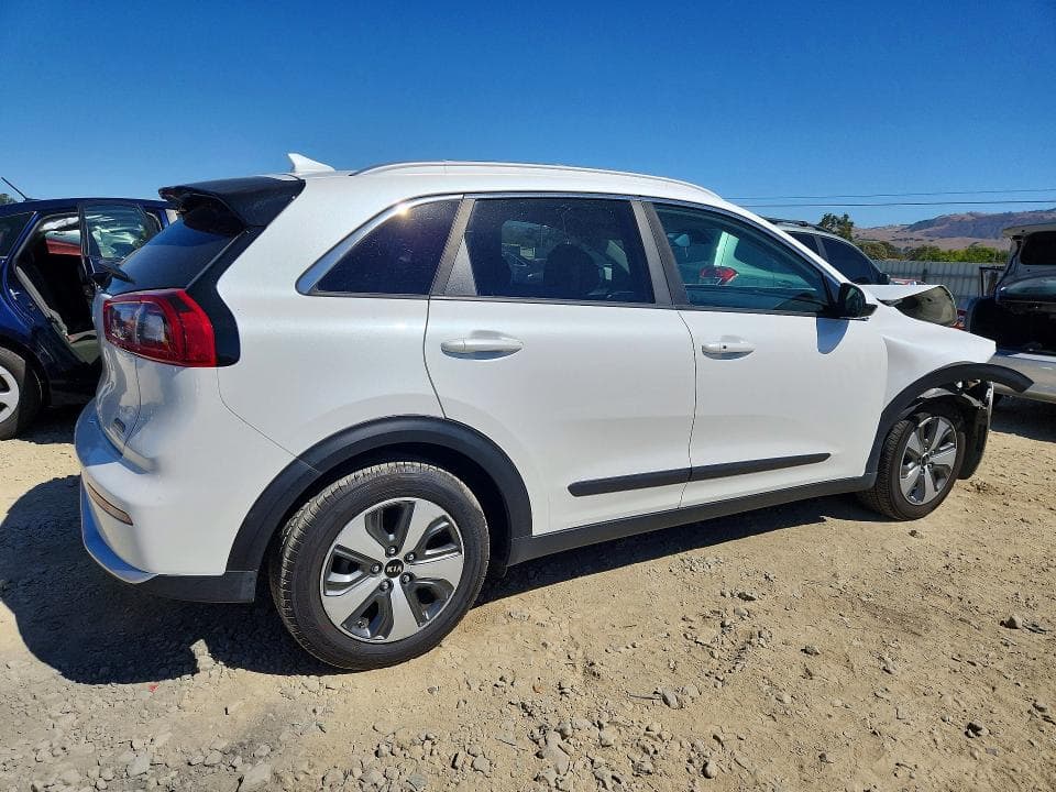 2019 KIA NIRO LX 3