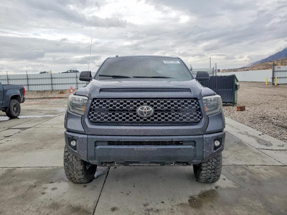 2018 TOYOTA TUNDRA CREWMAX SR5 5