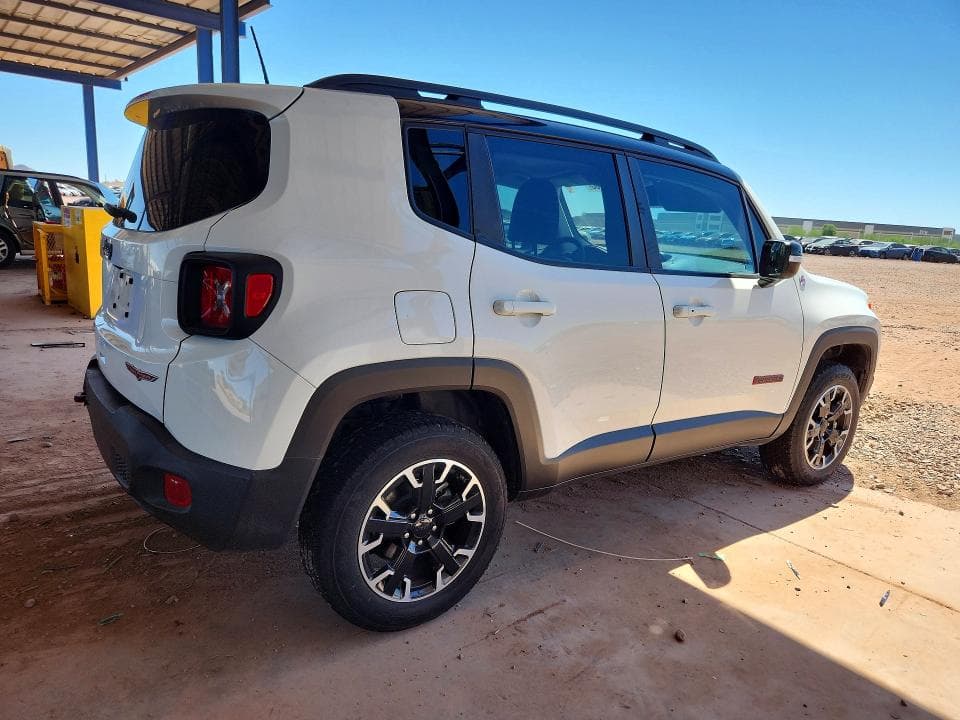2023 JEEP RENEGADE TRAILHAWK 3
