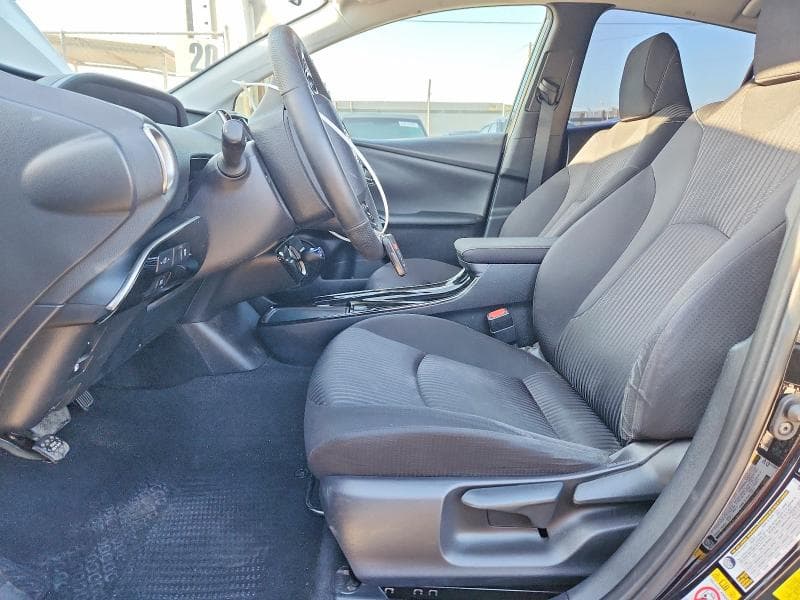 2022 TOYOTA PRIUS PRIME LE 7