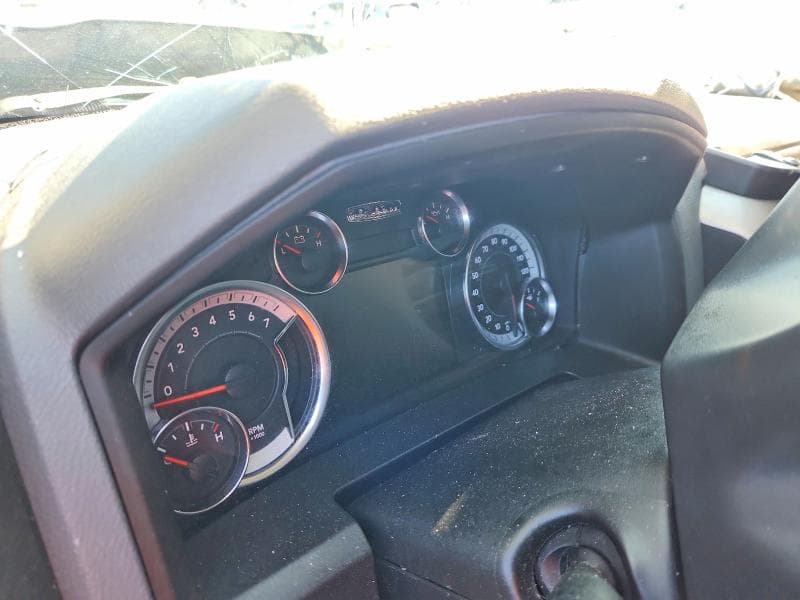 2019 RAM 1500 CLASSIC SLT 9