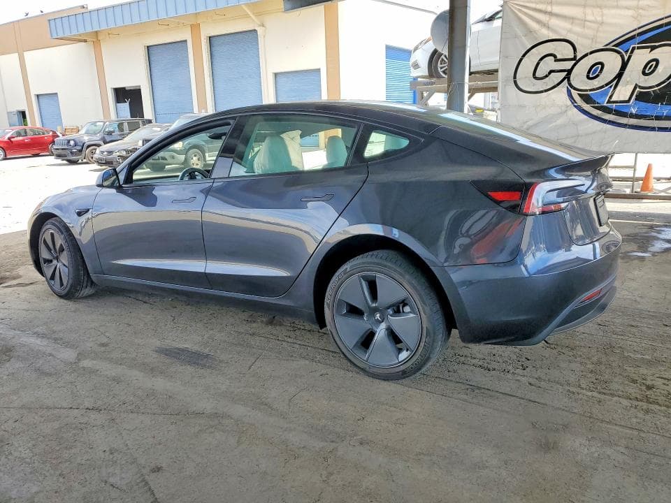 2026 TESLA MODEL 3 2