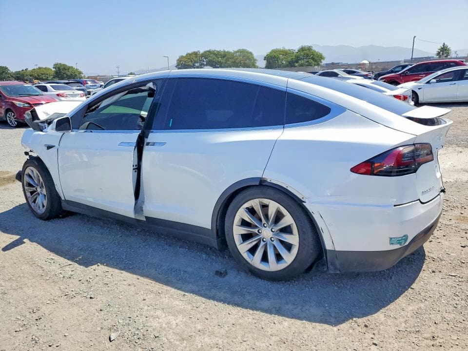 2020 TESLA MODEL X 2