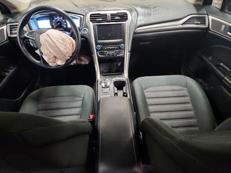 2017 FORD FUSION SE 8