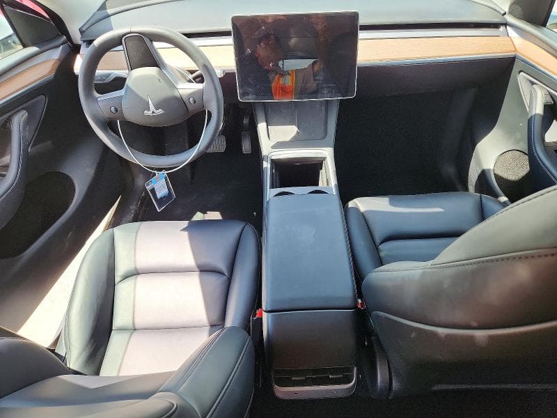 2024 TESLA MODEL Y 8