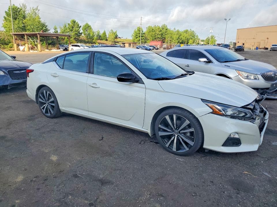 2022 NISSAN ALTIMA SR 4