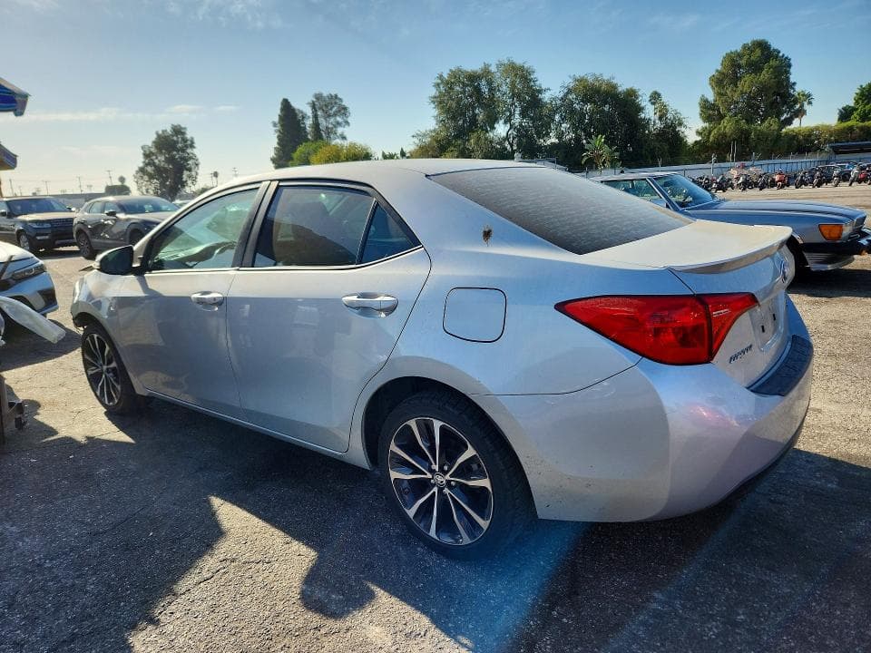 2019 TOYOTA COROLLA SE 2