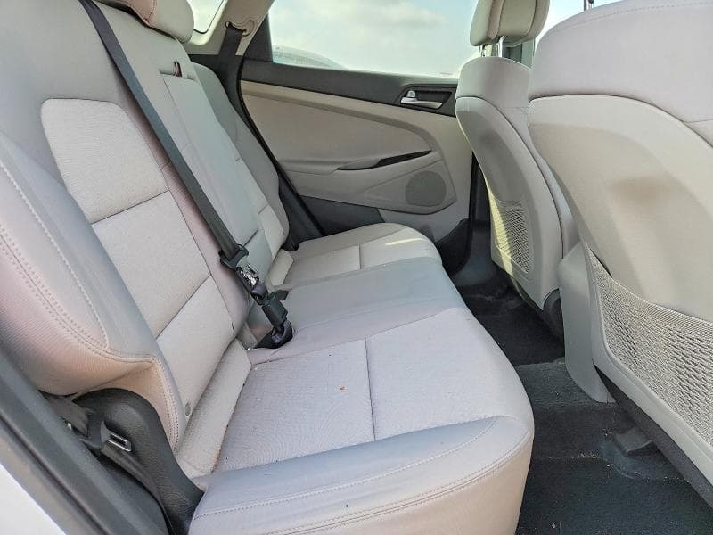 2017 HYUNDAI TUCSON SE 10
