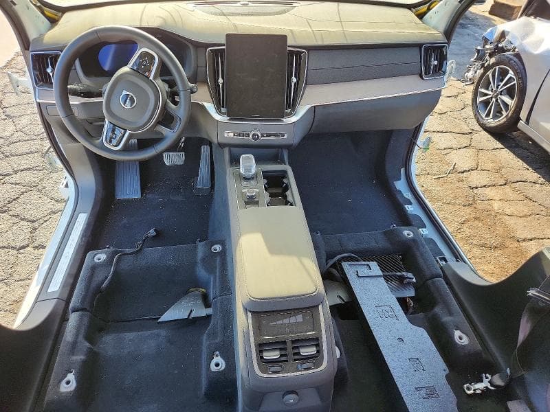 2025 VOLVO XC90 PLUS 8