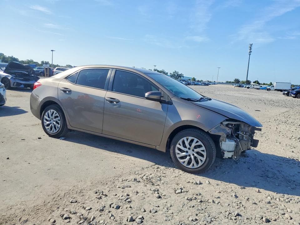 2017 TOYOTA COROLLA LE 4