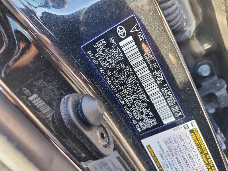 2018 TOYOTA C-HR XLE 12